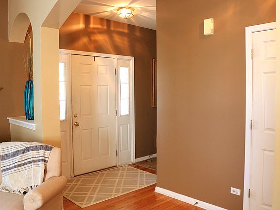3rd image of 3346 Montgomery Dr