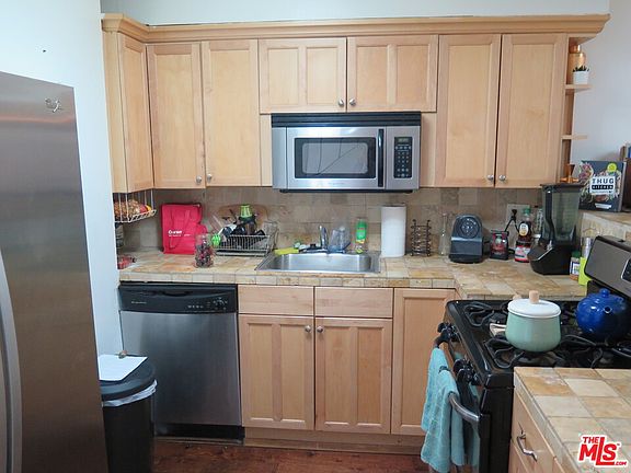 5th image of 3603 S Mentone Ave #2