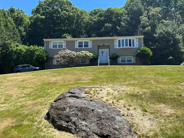 121 Longfellow Rd, Shelton, CT 06484