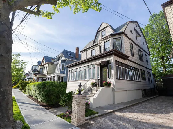 749 Boulevard E, Weehawken, NJ 07086