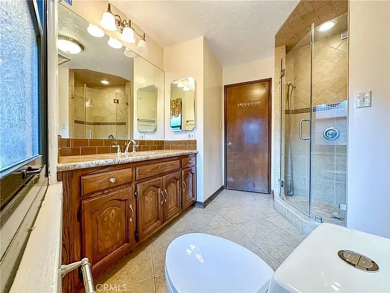 2612 Mayflower Ave — Photo 7