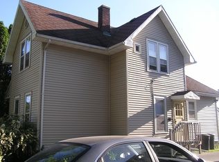 614 1/2 N Superior St #909, Appleton, WI 54911