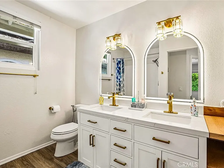 24882 Oxford Dr — Photo 17