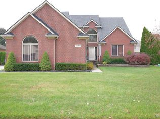 52387 Walnut Dr, Chesterfield, MI 48047