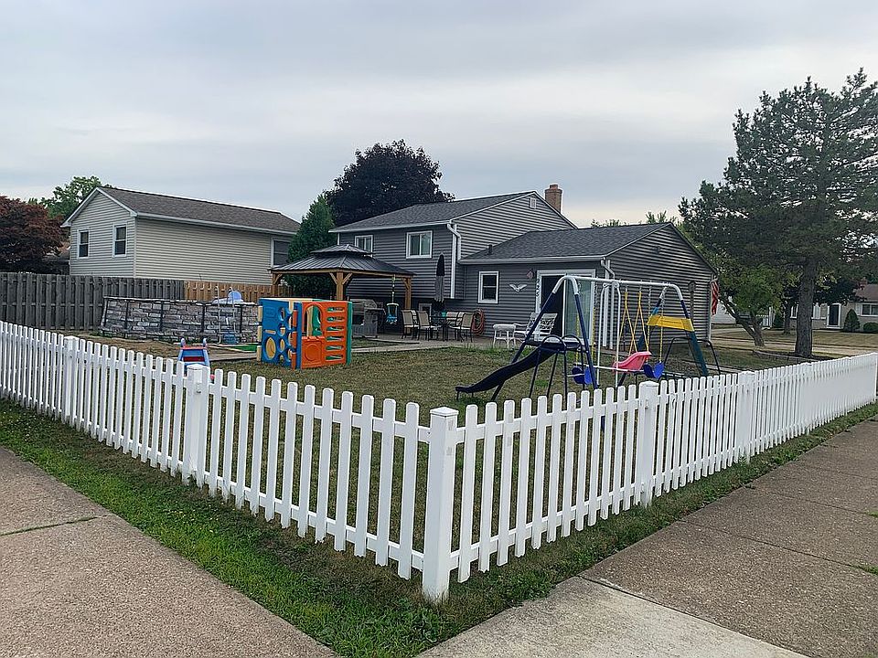 1st image of 925 Connor Dr
