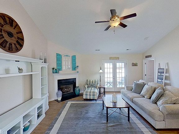 2nd image of 208 Bungalow Drive