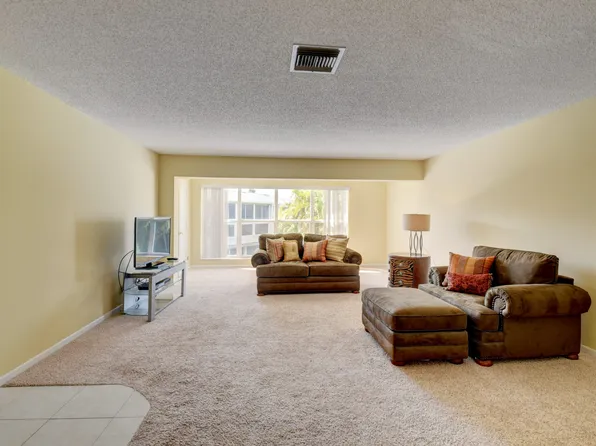 1841 NW 18th Avenue #201, Delray Beach, FL 33445