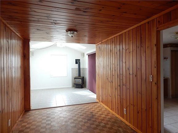 4th image of 20 Green Aster Dr