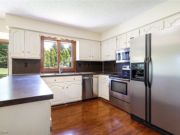 5th image of 538 Charles Ct