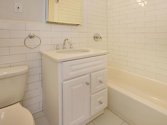 4th image of 3750 Hudson Manor Ter APT 2HW