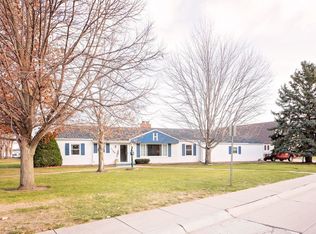 1104 Sherman St, Holdrege, NE 68949