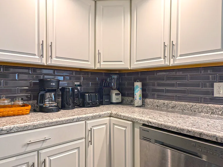 4900 N Holborn Dr — Photo 5