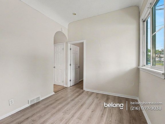 4th image of 3326 Walton Ave