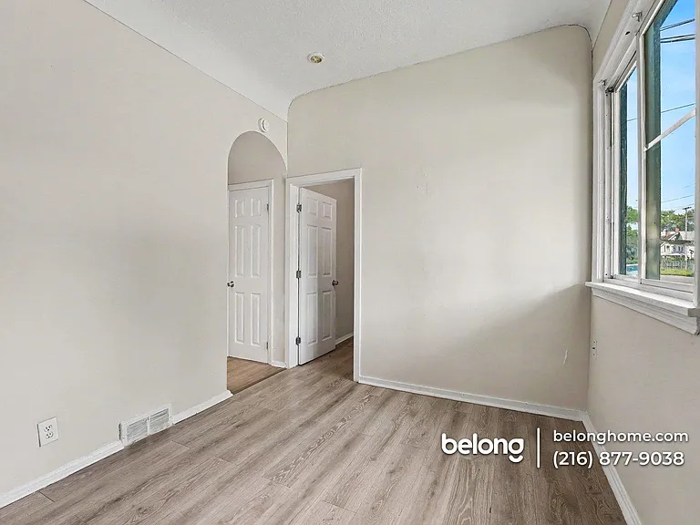 3326 Walton Ave — Photo 4