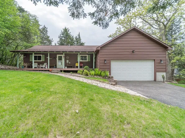W3073 Orchard Ave, Green Lake, WI 54941