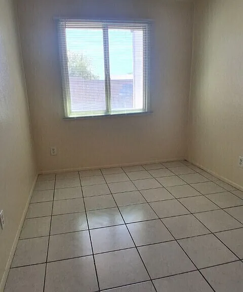 3646 N 69th Ave #7 — Photo 12