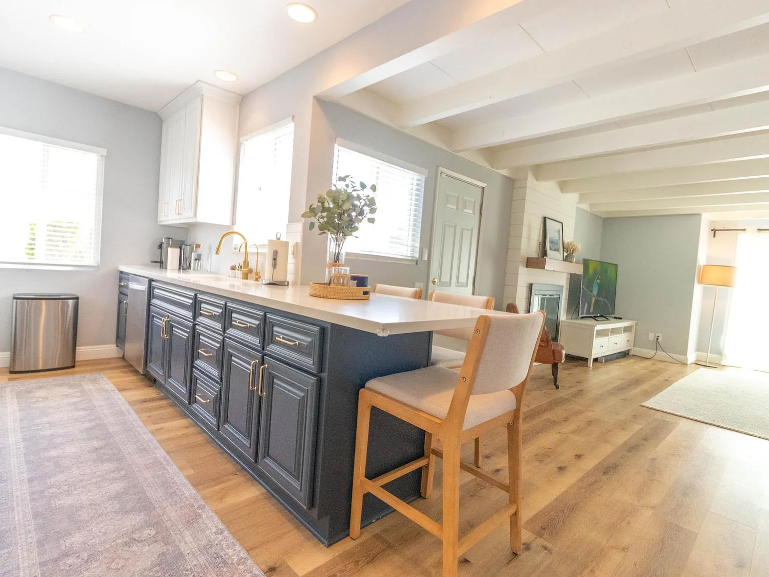 2401 Roswell Ave — Photo 3