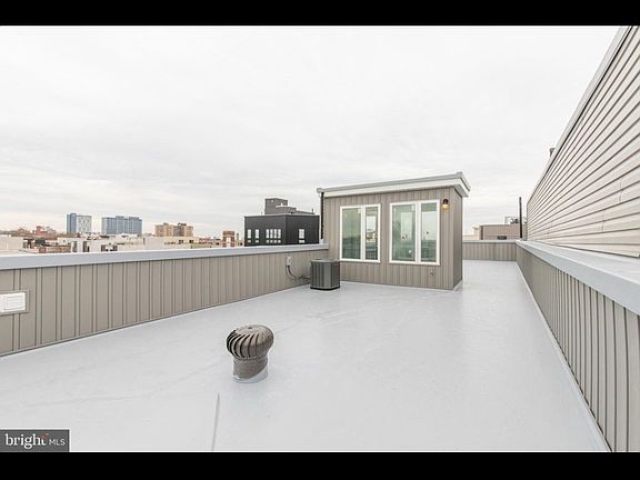 3rd image of 818 N 16th St #3R