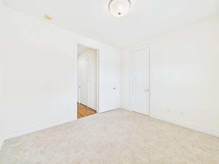 11025 Sherwood Grv — Photo 26