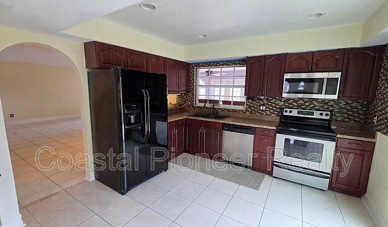 5005 Dollarway Ct — Photo 12