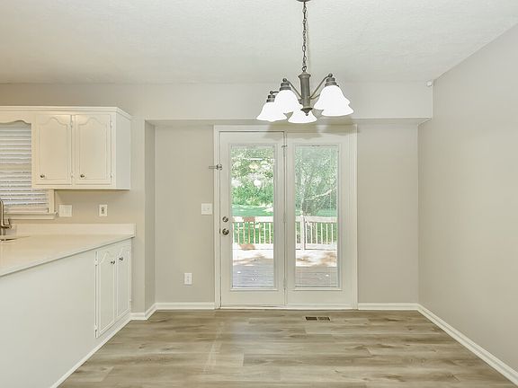 5th image of 120 Hermitage Dr
