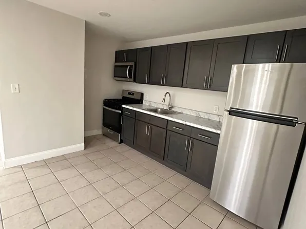 18 Hampton Rd, New Brunswick, NJ