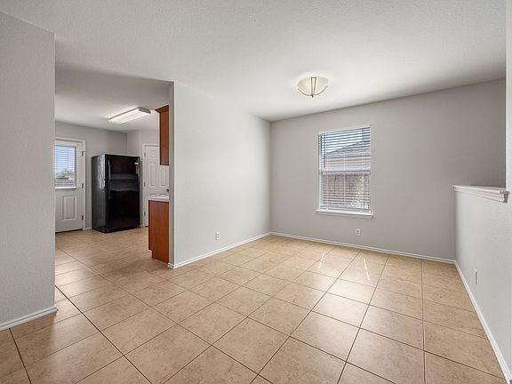 5th image of 102 Musselman Ct