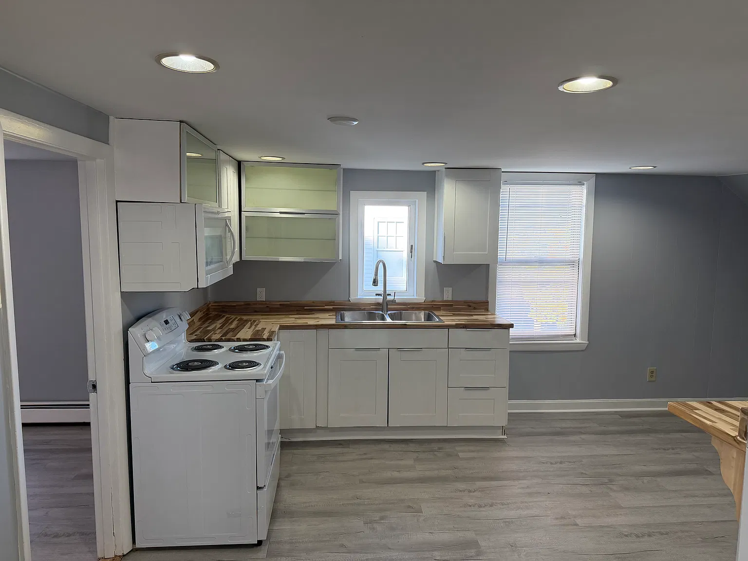 3 bed, 800 sqft, $2,750 — Photo 1