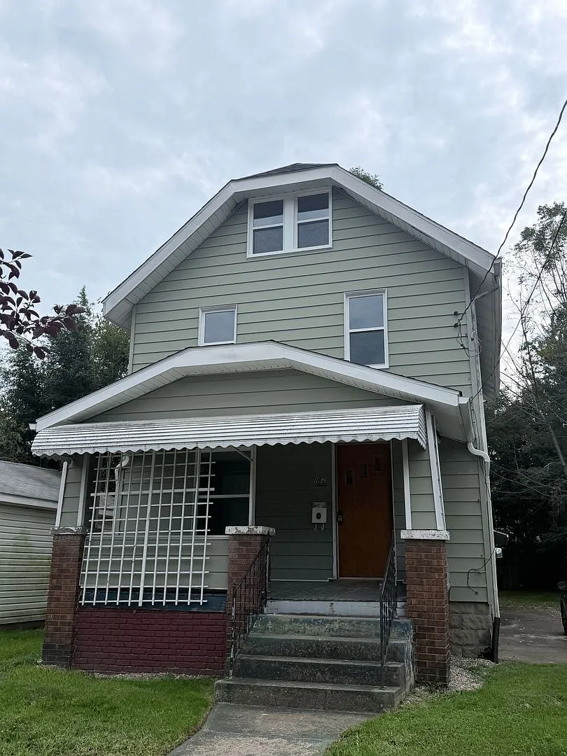 5 Bed / 1.5 Bath Fully Rehabbed Akron Home with Finished Attic — Photo 1