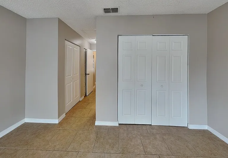 111 Hidden Arbor Ct — Photo 11