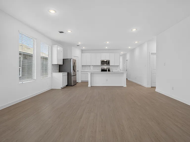 415 Kayden Ct — Photo 11