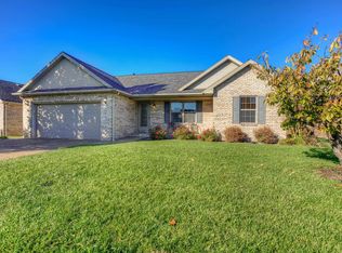 10718 Titan Dr, Newburgh, IN 47630