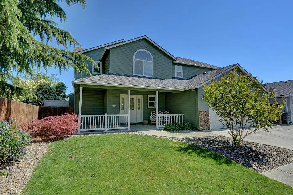 1037 Hope Dr photo 1