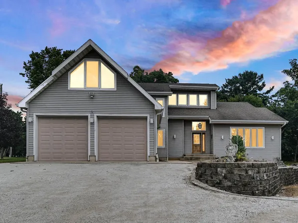 524 W 11th St, Rochester, IN 46975