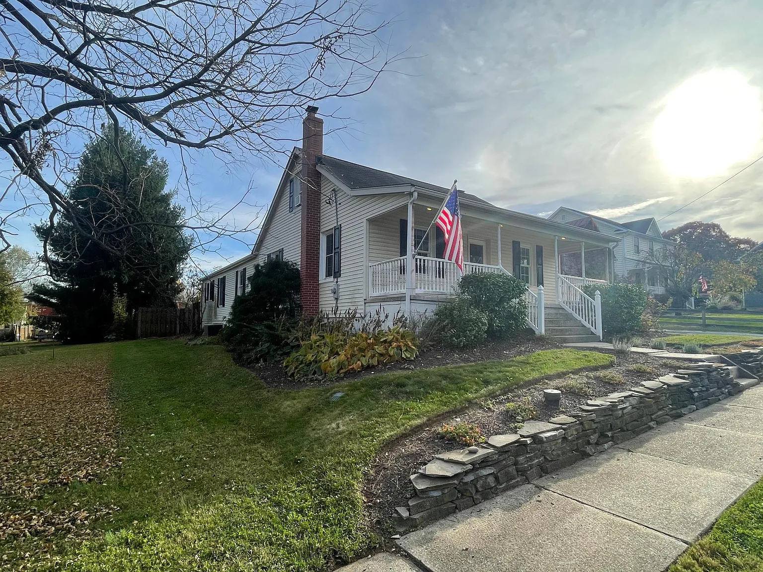 20 E George St — Photo 3