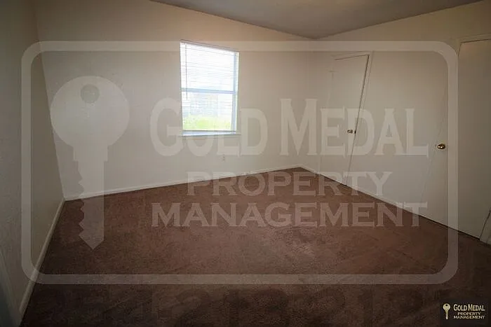 926 J R Ct — Photo 10