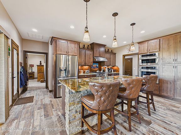 4th image of 213 Mountain High Cir