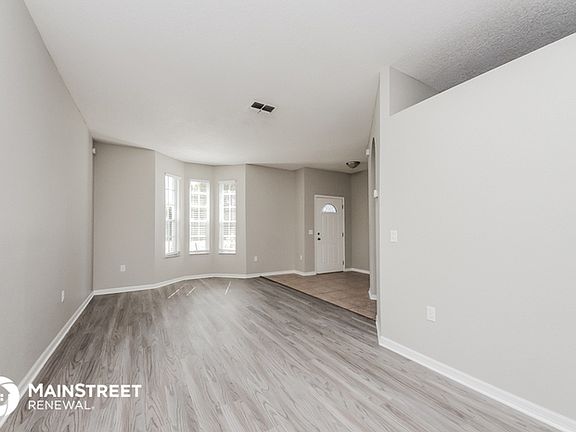 3rd image of 15713 Green Point Ct
