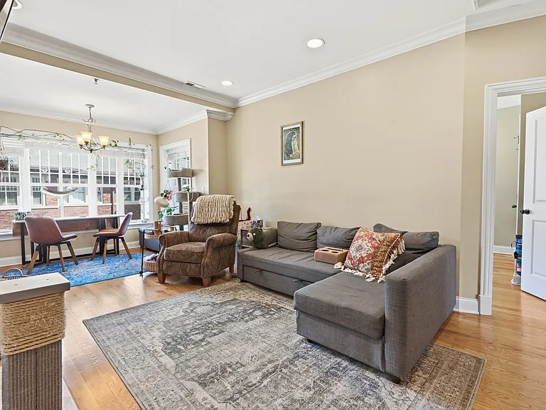 Hinman Court Condos — Photo 21