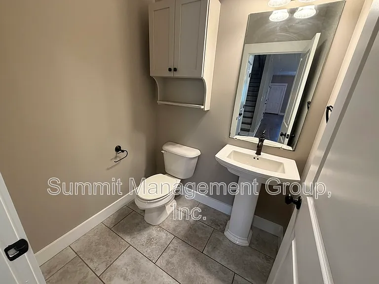 860 S Harkness St #H — Photo 30