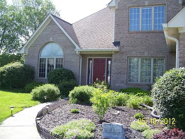 1160 Buttonwood Ct photo 1