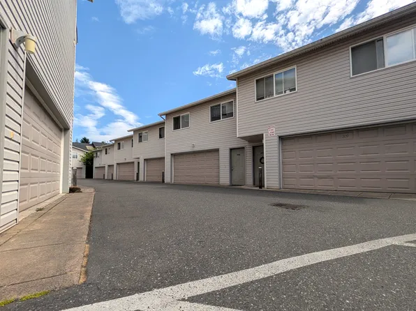 Rowan Grove Apts