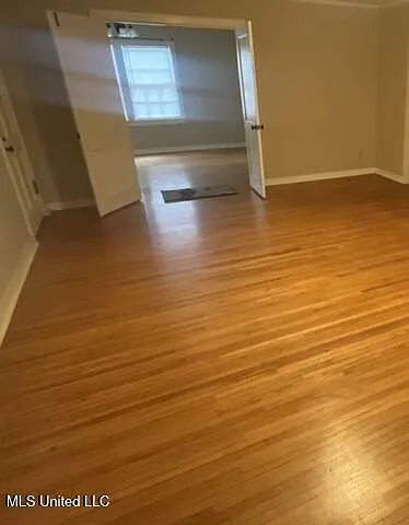 403 S Laurel St — Photo 7