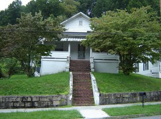 235 11th St NW, Norton, VA 24273