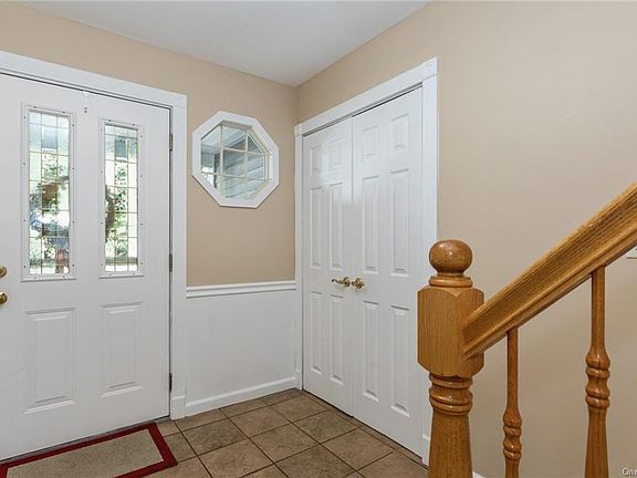 3rd image of 12 Teakwood Ln