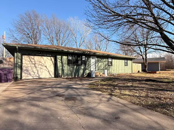 1912 Daisy Ct, Manhattan, KS 66502