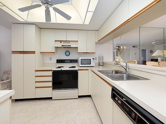 2nd image of 16500 Kelly Cove Dr APT 2872