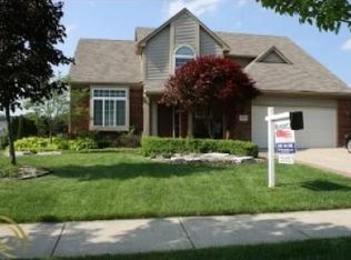 2956 Otter Ct, Wixom, MI