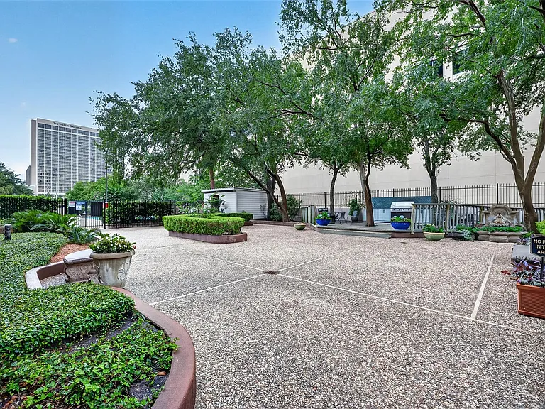 5150 Hidalgo St #402 — Photo 10