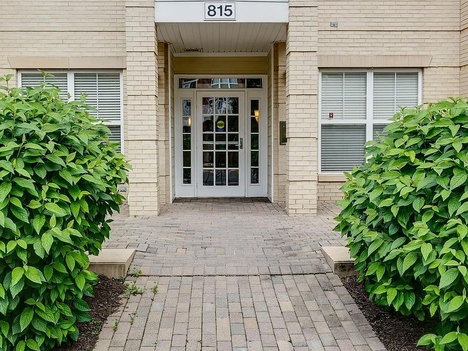 1st image of 815 Branch Dr APT 108